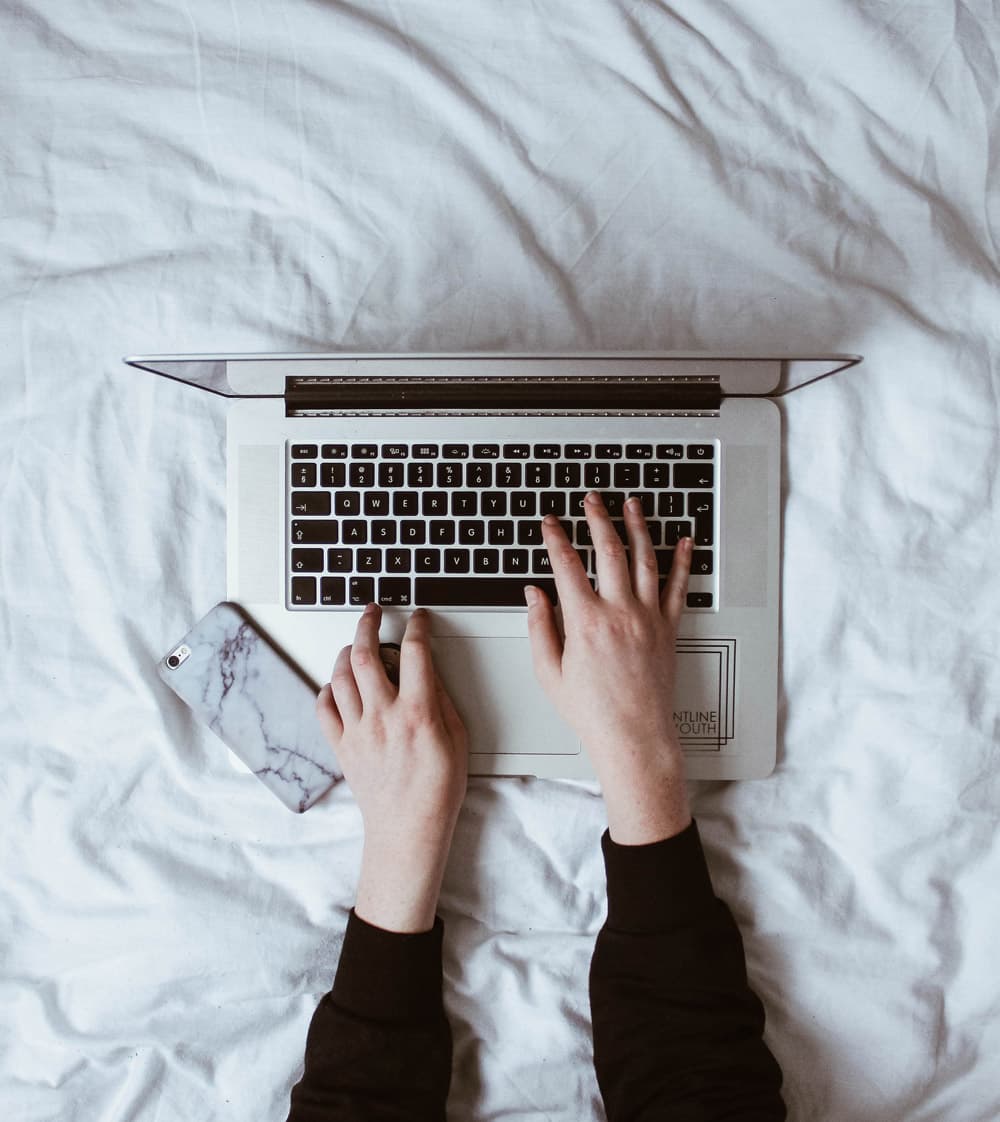 Home office v posteli